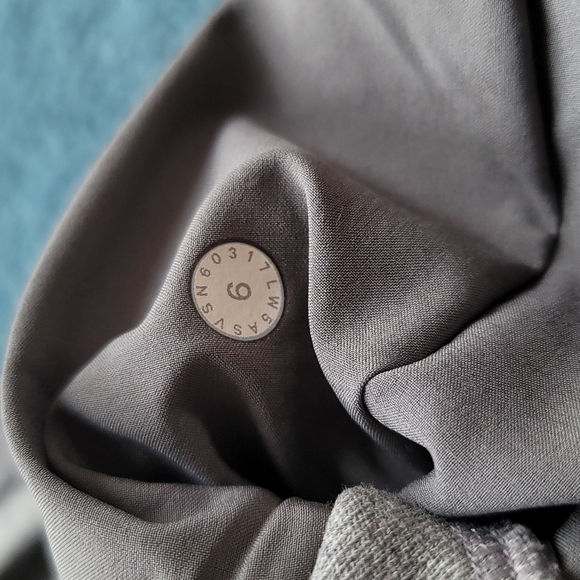 Lululemon pause Jogger size 6 - Picture 9 of 9